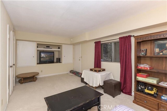 Building Photo - 27875 Rainbow Dr