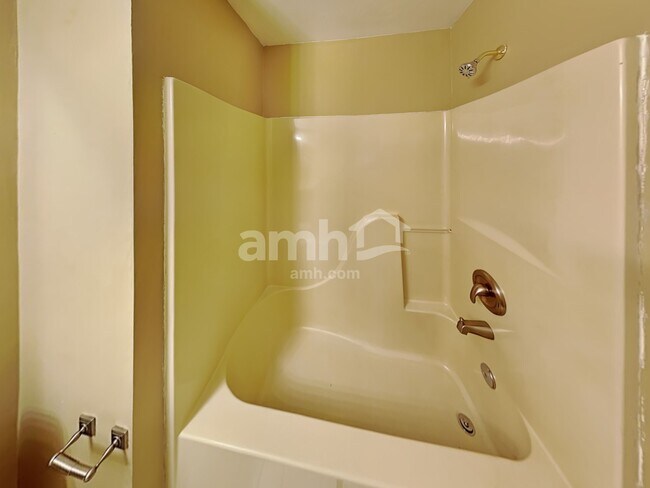 Building Photo - 1508 Cardinal Ln