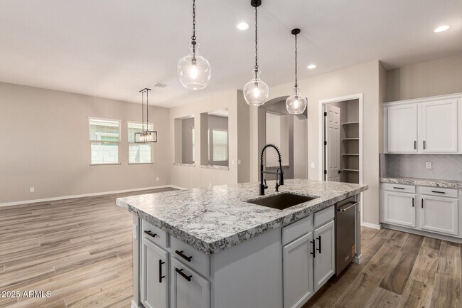 Building Photo - 2808 W Roosevelt Dr