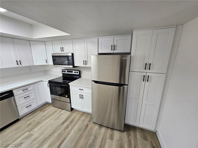 Building Photo - 1083 E Calvada Blvd