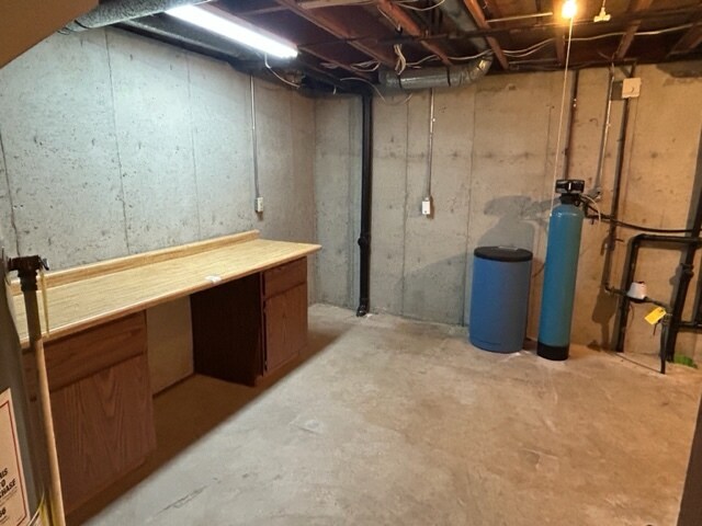 Building Photo - 2478 Bellevue St