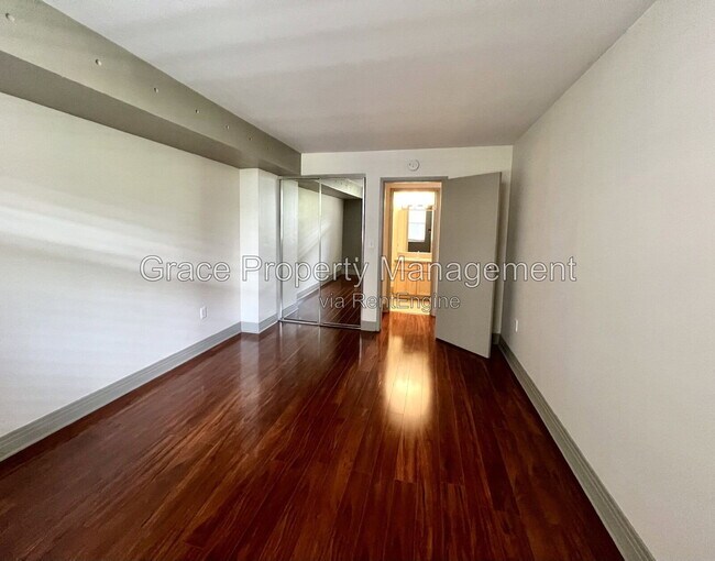 Building Photo - 601 W 11th Ave