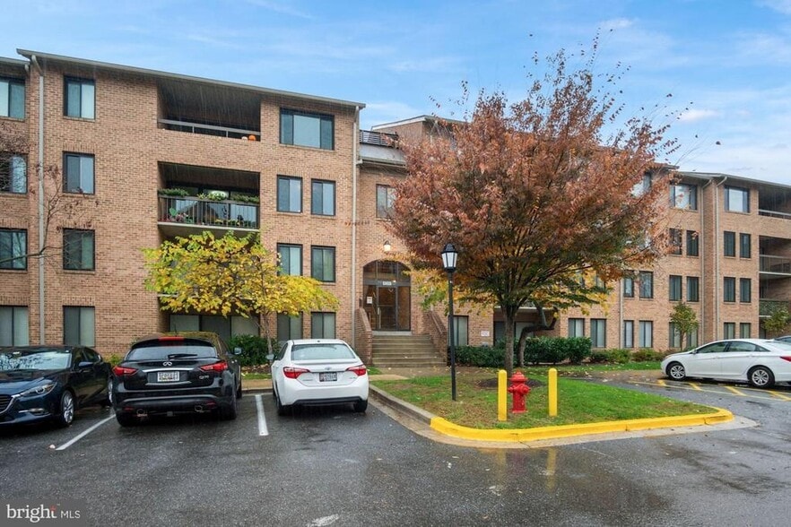 Building Photo - 11415 Commonwealth Dr