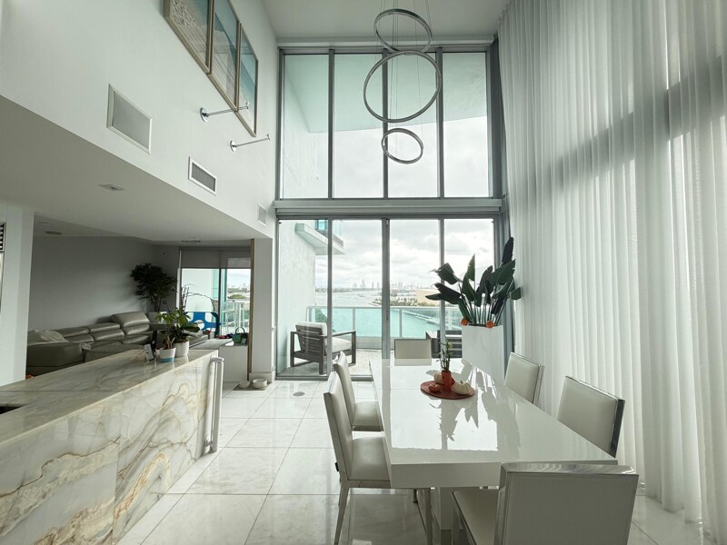 Building Photo - 900 Biscayne Blvd