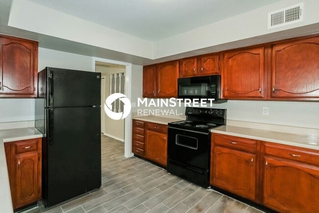 Building Photo - 3 Bedroom Pet-Friendly Home in The Colony, TX with Main Street Renewal