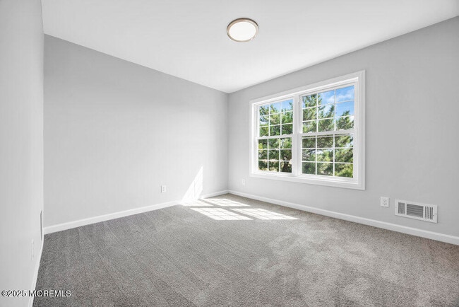 Building Photo - 35 Beachway Ave