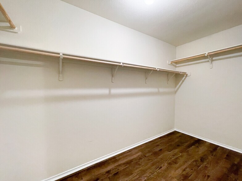 Building Photo - 6632 Burling St