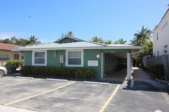 Building Photo - 4440 Bougainvilla Dr