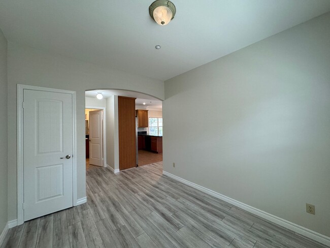Building Photo - Available May 2025: 3 Bedroom, 3 Bathroom ...