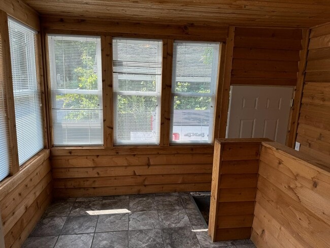 Building Photo - 1012 Jackson St NW