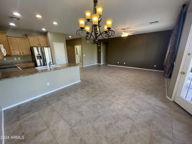 Building Photo - 42550 W Candyland Pl