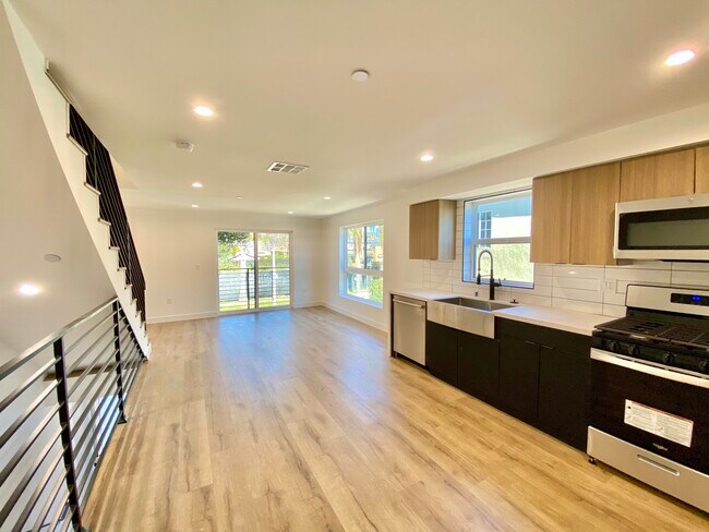 Building Photo - 6222 Banner Ave