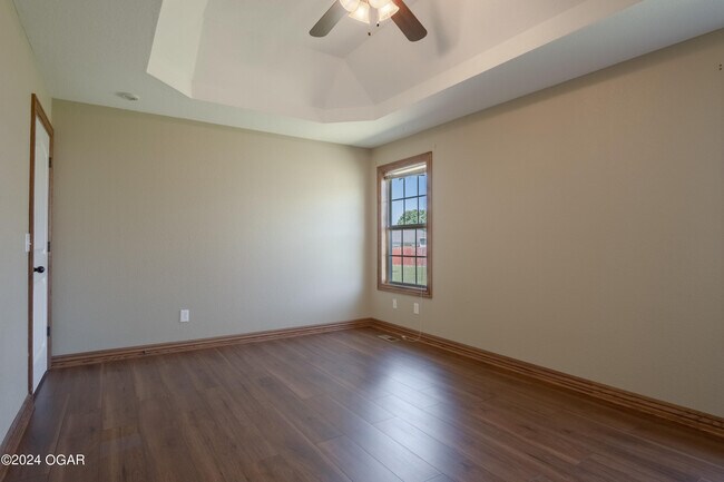 Building Photo - 715 Derek Ct