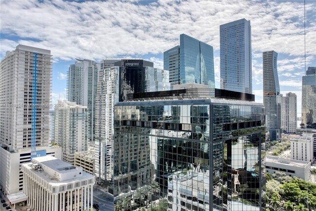 Building Photo - 1080 Brickell Ave