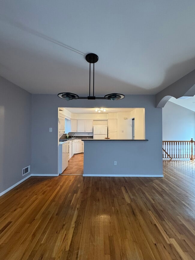 Building Photo - 1206 Rockland Ave