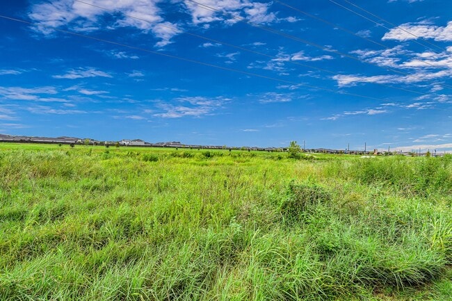 Building Photo - 3002 Crown Gate Dr