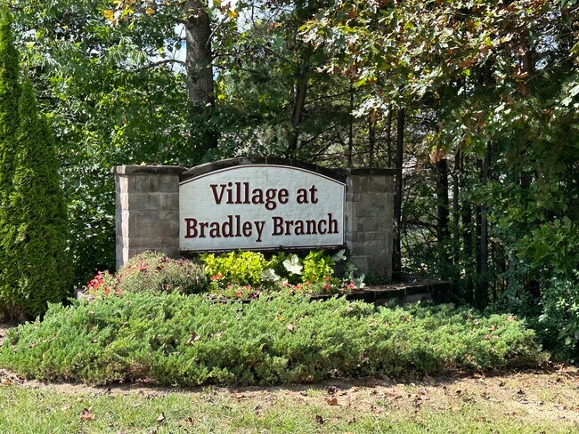 Building Photo - 57 Lilac Fields Way