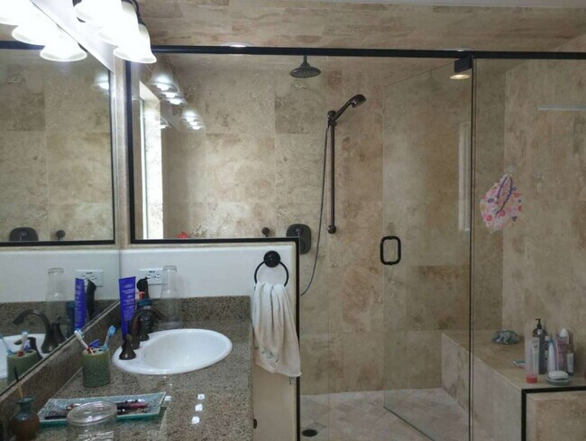 Building Photo - $5,700- 2 Bedroom + Office / 3 Bath GORGEOUS-Bayview Town Home