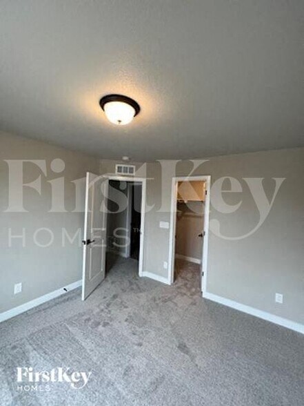 Building Photo - 10142 Luneth Dr
