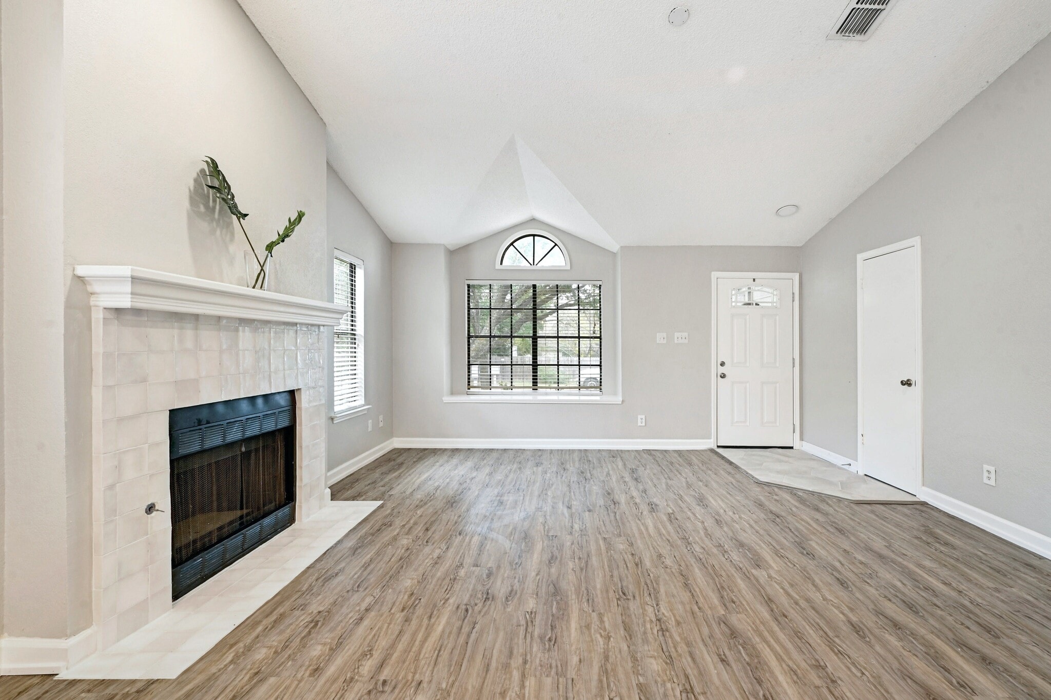 Building Photo - 4712 Velasco Plz
