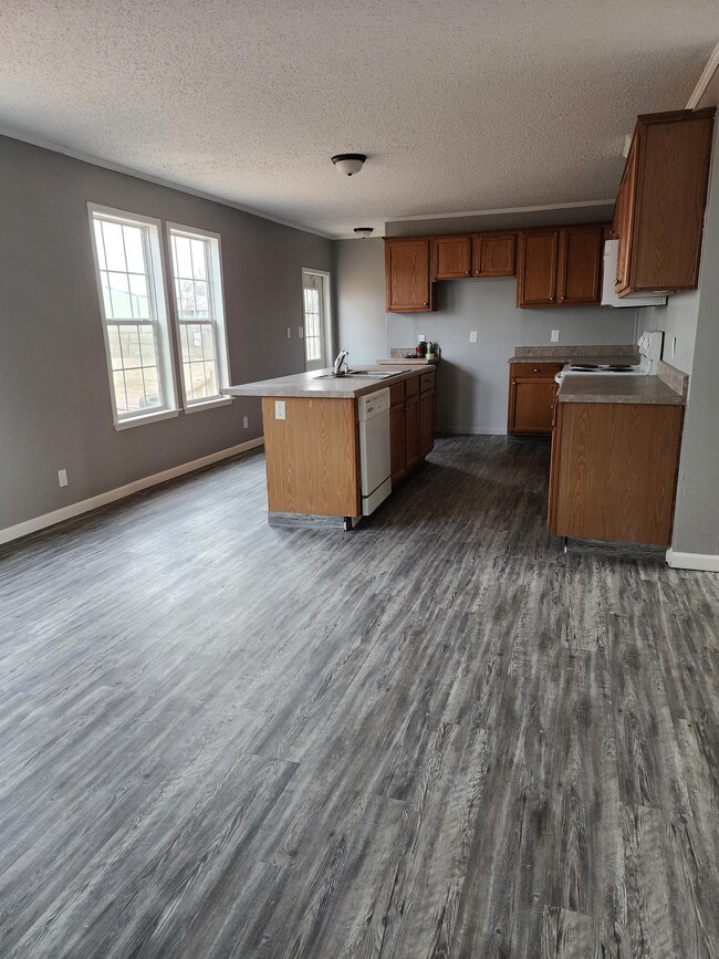 Building Photo - 10150 Raylyne Rd