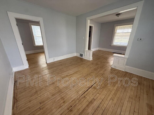 Building Photo - 3109 W Walnut St