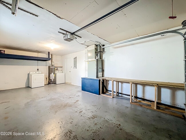 Building Photo - 2140 Emerald Ct