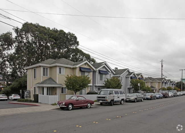 Building Photo - Colma Ridge