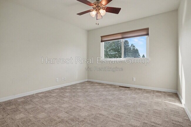 Building Photo - 2652 Hillcrest Ave