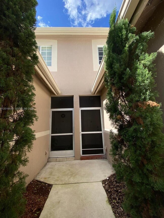 Building Photo - 2041 Pompeii Ct