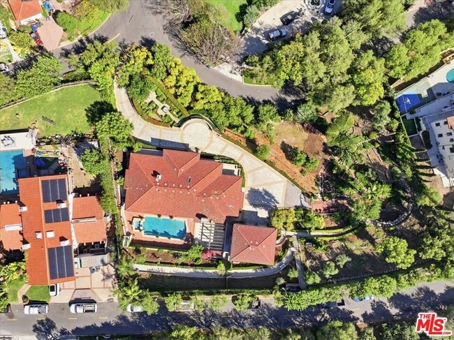 Building Photo - 6460 Via Colinita