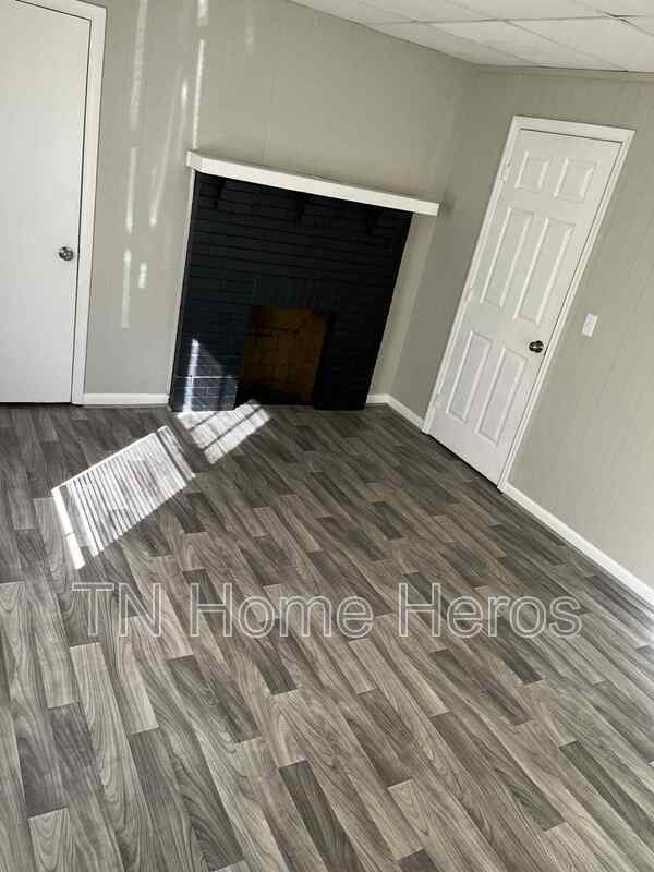 Building Photo - 505 E Morelia Ave