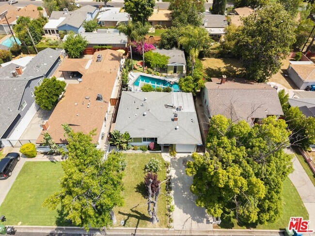 Building Photo - 22621 Dolorosa St