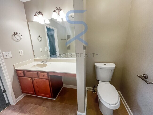 Building Photo - Charming 3-Bed, 3-Bath Retreat in Stone Mo...