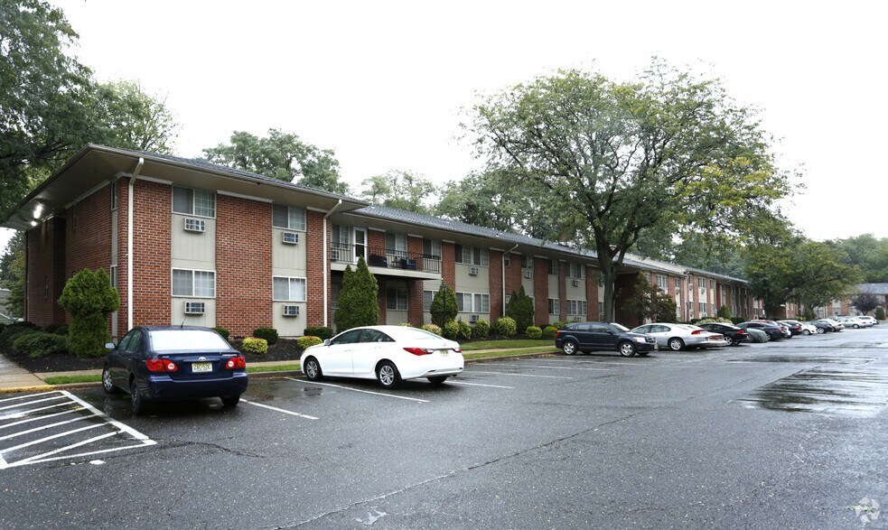 Versailles Apartments 220 Sullivan Way Ewing NJ 08628 Apartment Finder