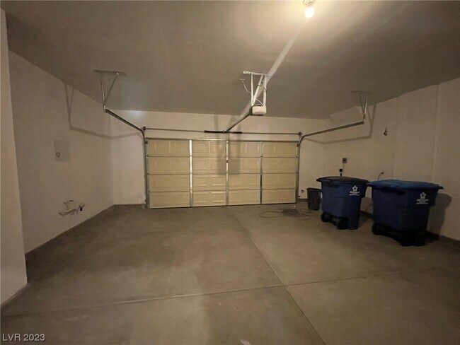 Building Photo - 6124 Castle Gardens Ave