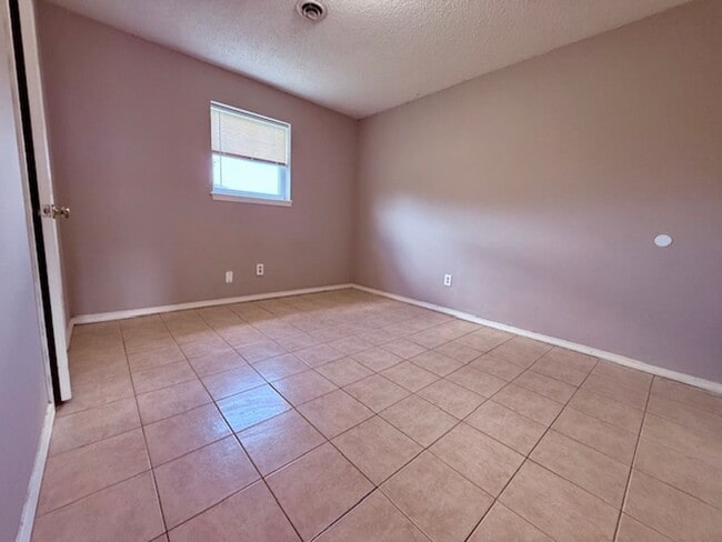 Building Photo - ***1247 W. Sunset***