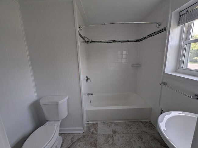 Building Photo - Modern Comfort & Convenience in  Rensselae...