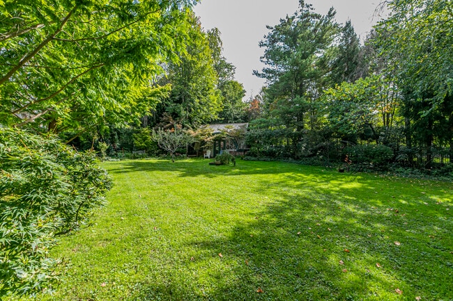 Building Photo - 54 Hodge Rd