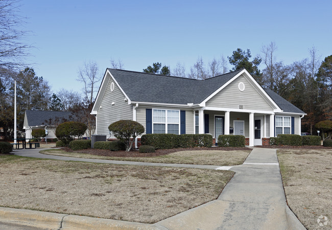 Holly Park Apartments - Raeford, NC | Apartment Finder