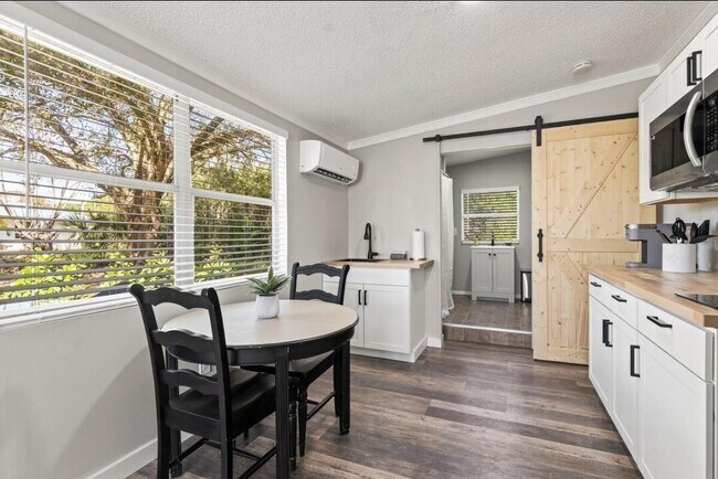 Building Photo - 5607 Tangelo Dr