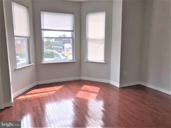 Building Photo - 742 S 53rd St