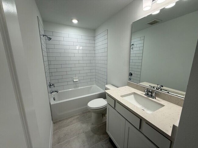 Building Photo - 3/2.5 Clermont Townhouse-NEW CONSTRUCTION