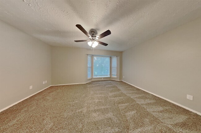Building Photo - 16318 Elmwood Point Ln