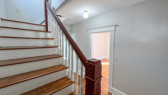 Building Photo - Remodeled Single Family House