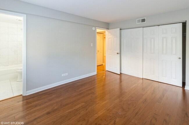 Building Photo - 700 Perrie Dr