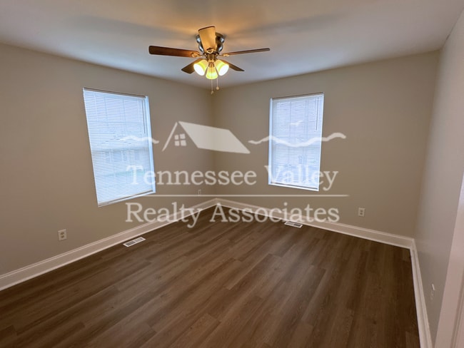 Building Photo - ALL NEW! Renovated, Move In Ready 1 bed/1 ...