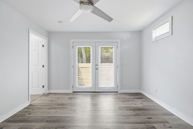 Building Photo - 2834 Clifton Ave