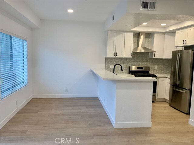 Building Photo - 330 Fallingstar