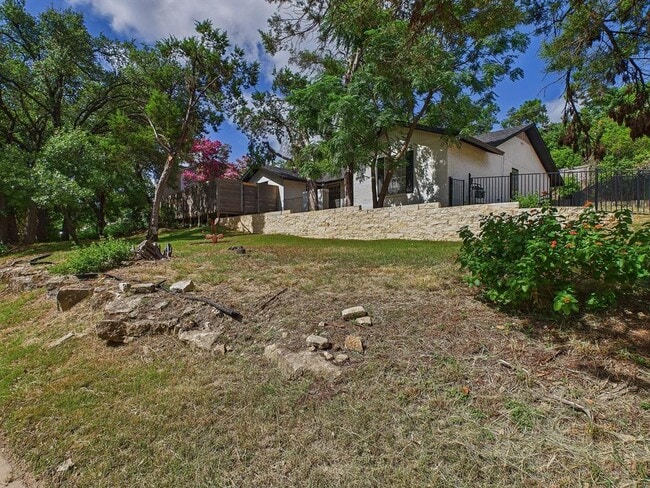Building Photo - 6108 Shadow Valley Dr